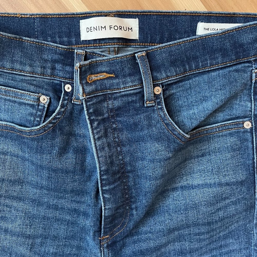 Worn once DENIM FORUM Lola high rise sz 30/30 inseam
